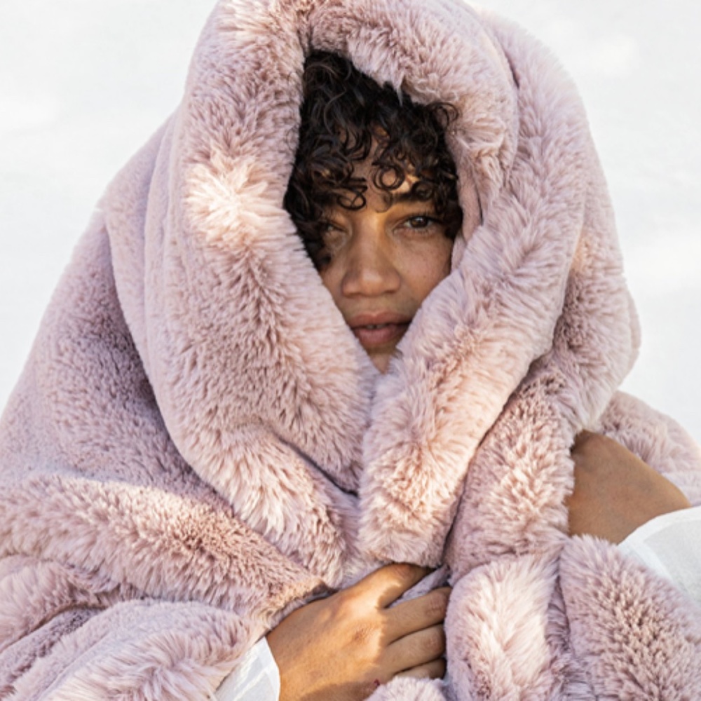 UNHIDE LIL MARSH - SMALL FAUX FUR BLANKET - ROSY BABY - THE ORIGINAL